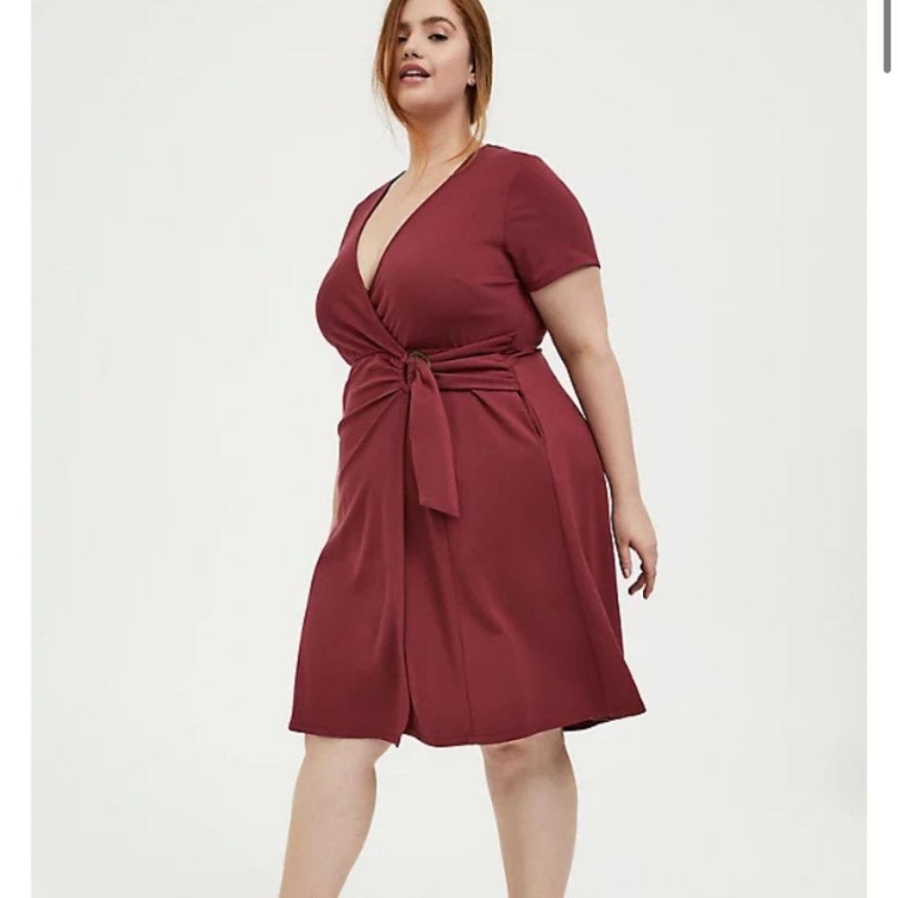 Torrid Size 1 Dark Red Premium Ponte O-Ring Mini Wrap Dress EUC